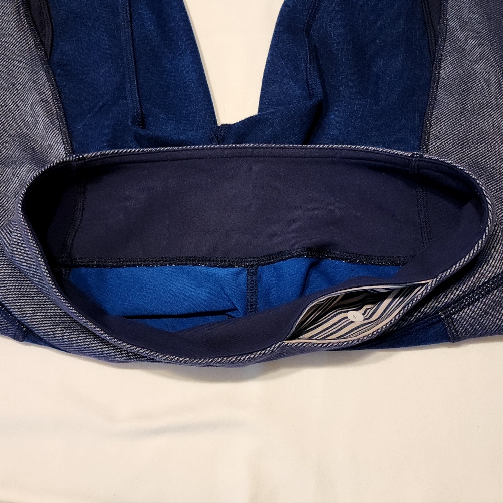 LULULEMON *Special Edition* Wunder Under Crop - Blue/Black/White - Size 4 - Picture 7 of 13